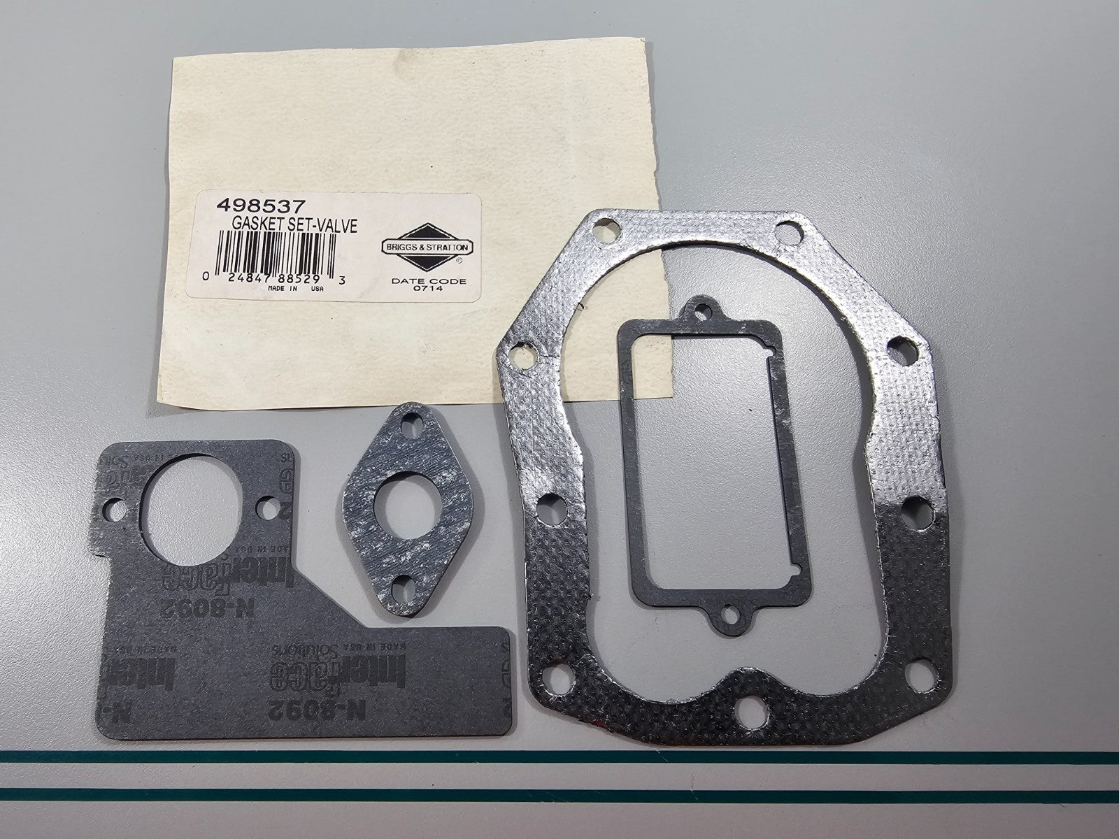 NEW OEM 498537 Briggs & Stratton Valve Gasket Set 0810