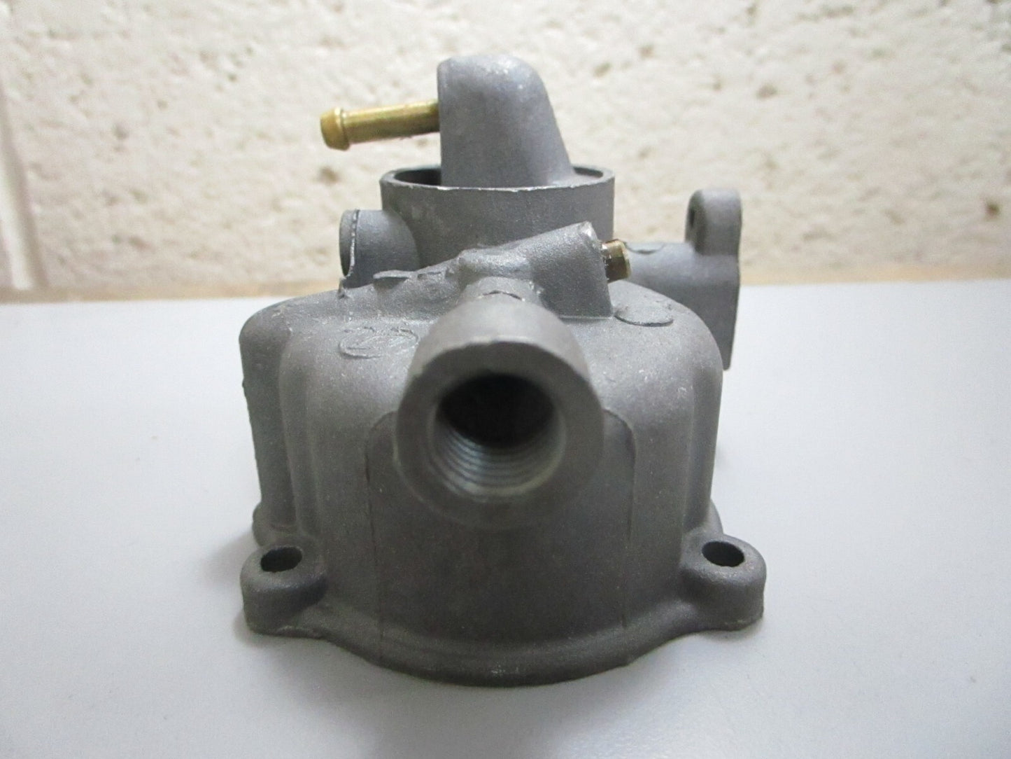 *NEW OEM* 0820 OMC Johnson Evinrude Carburetor Bowl 377785 0377785