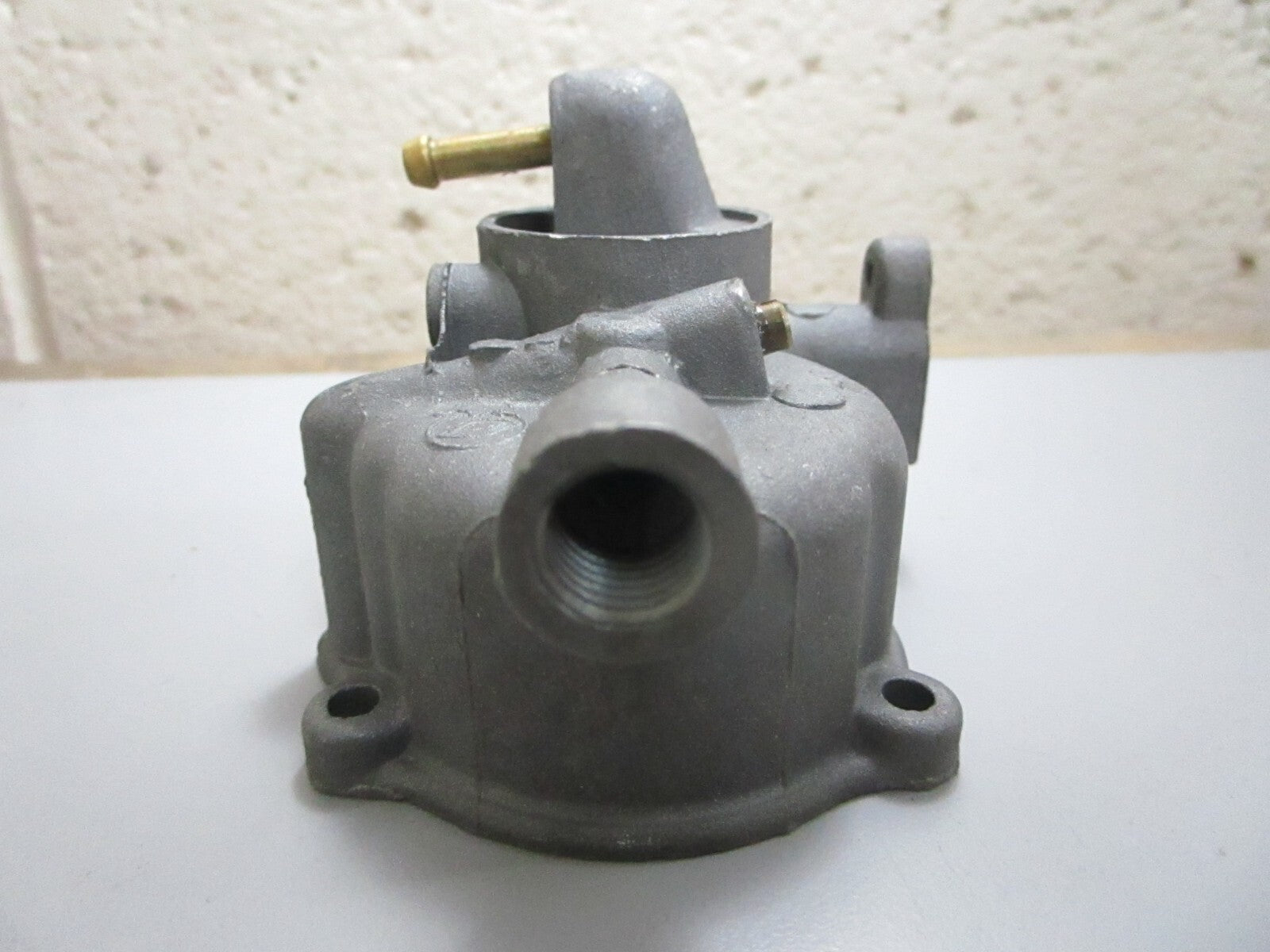 *NEW OEM* 0820 OMC Johnson Evinrude Carburetor Bowl 377785 0377785