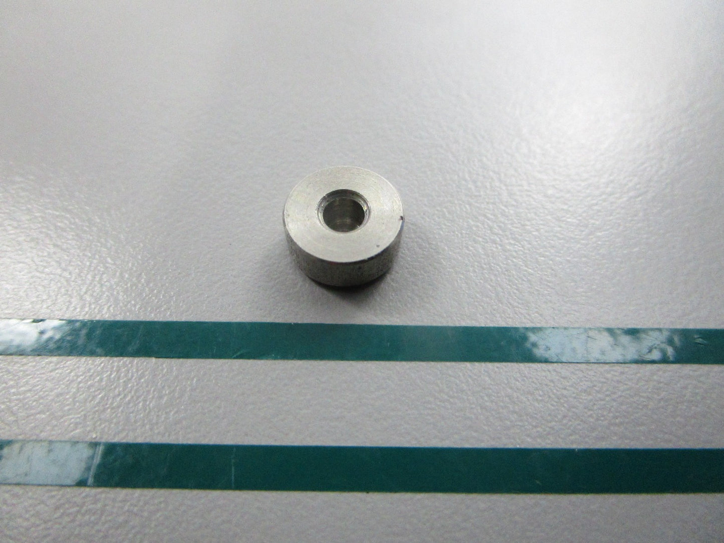NEW OEM 329881 0329881 OMC Johnson Evinrude Roller 0810