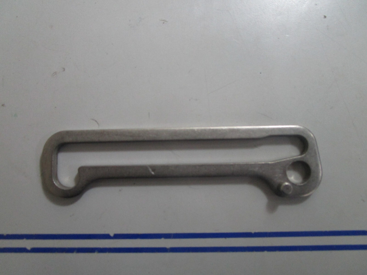 *NEW OEM* 0810 OMC Johnson Evinrude Starboard Side Tilt Lock Assy 387668 0387668