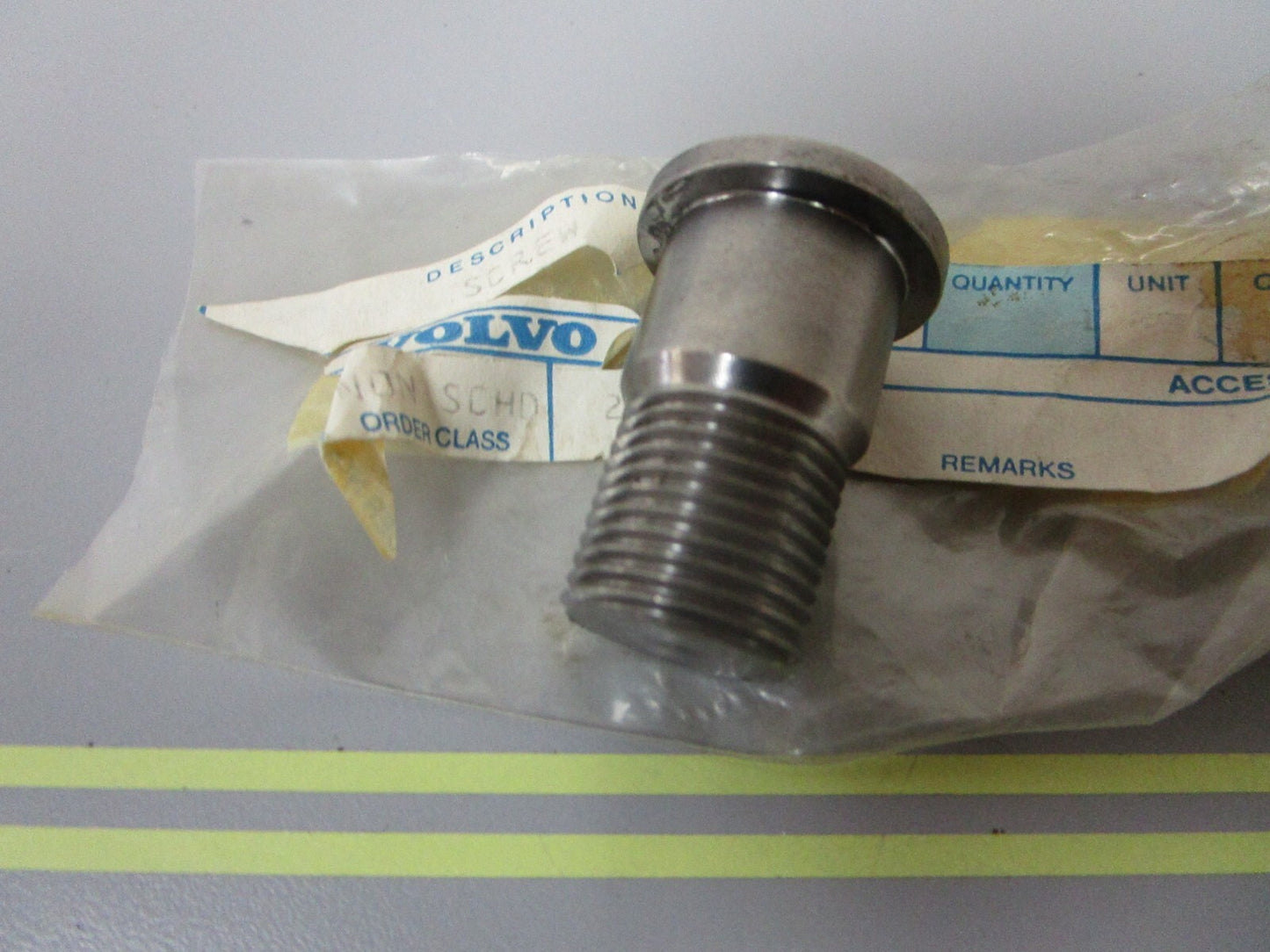 *NEW OEM* 0720 Volvo Penta Shoulder Screw 839696