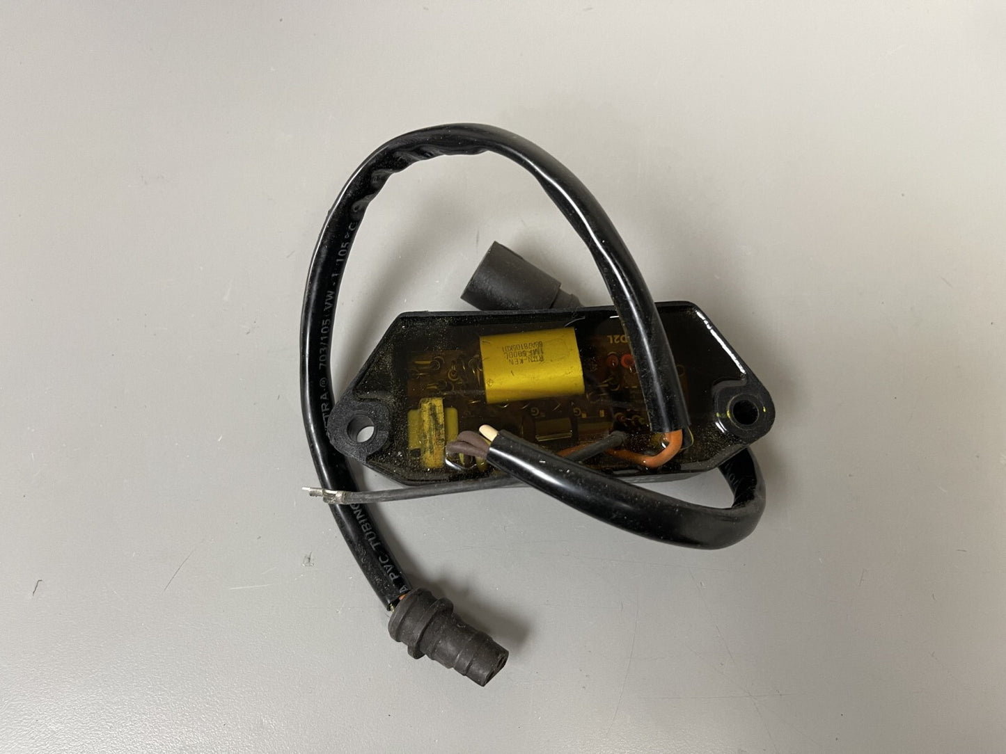*NEW OEM* 0670 Johnson Evinrude Power Pack Assembly 586690 0586690 763791