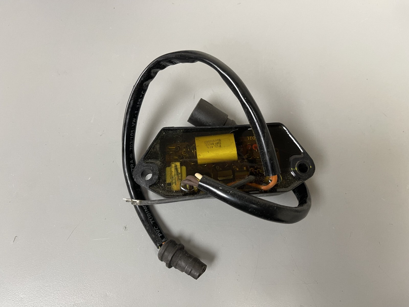*NEW OEM* 0670 Johnson Evinrude Power Pack Assembly 586690 0586690 763791