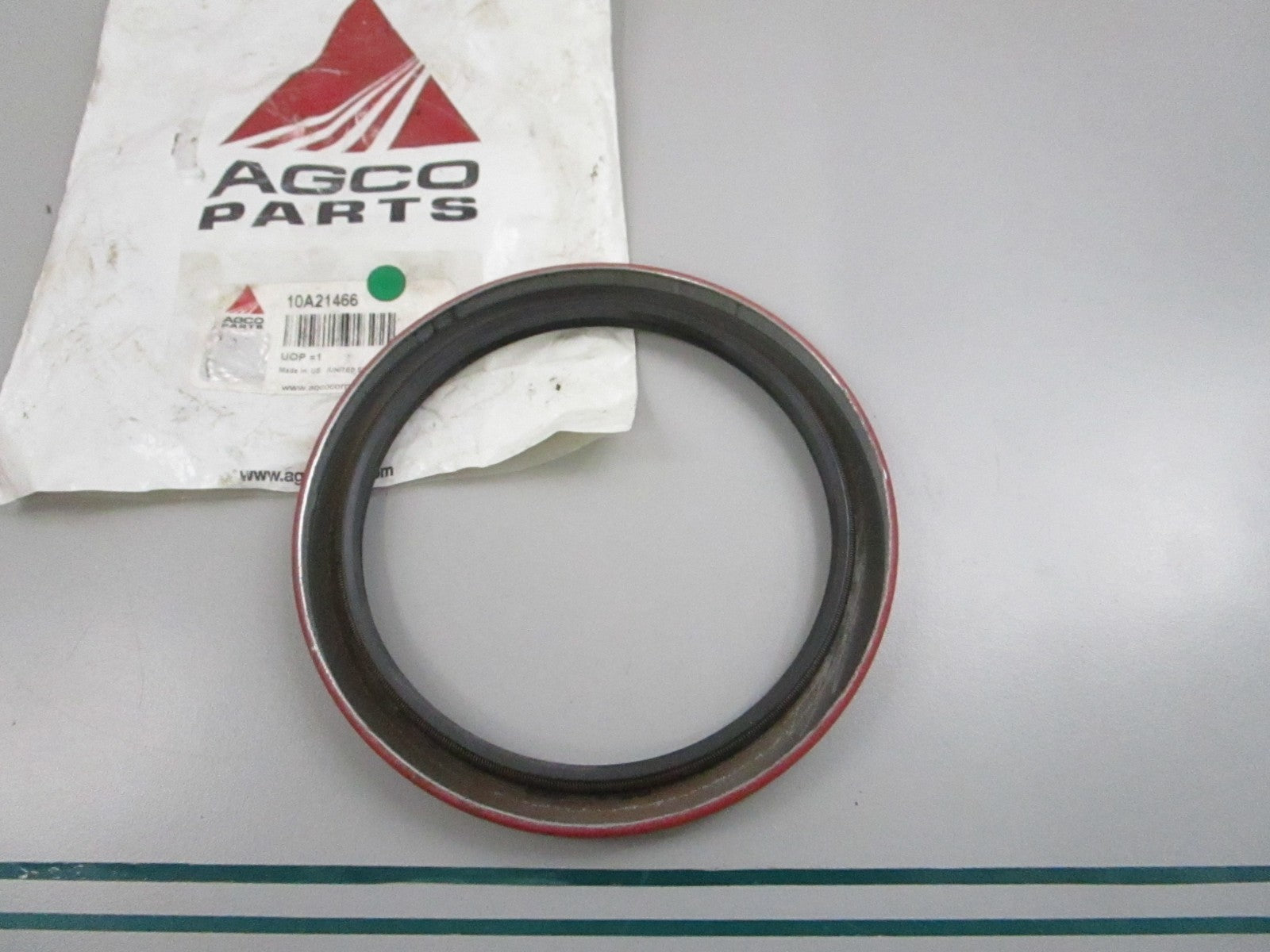 AGCO NEW OEM Seal 10A21466 Massey Ferguson Fendt Gleaner NOS 0810