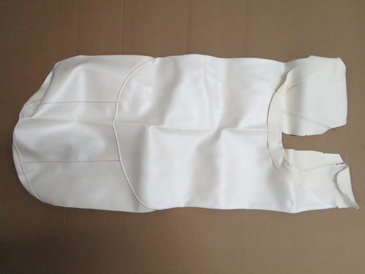 NEW OEM F2X-U371B-50-00 Yamaha Seat Cover 0820