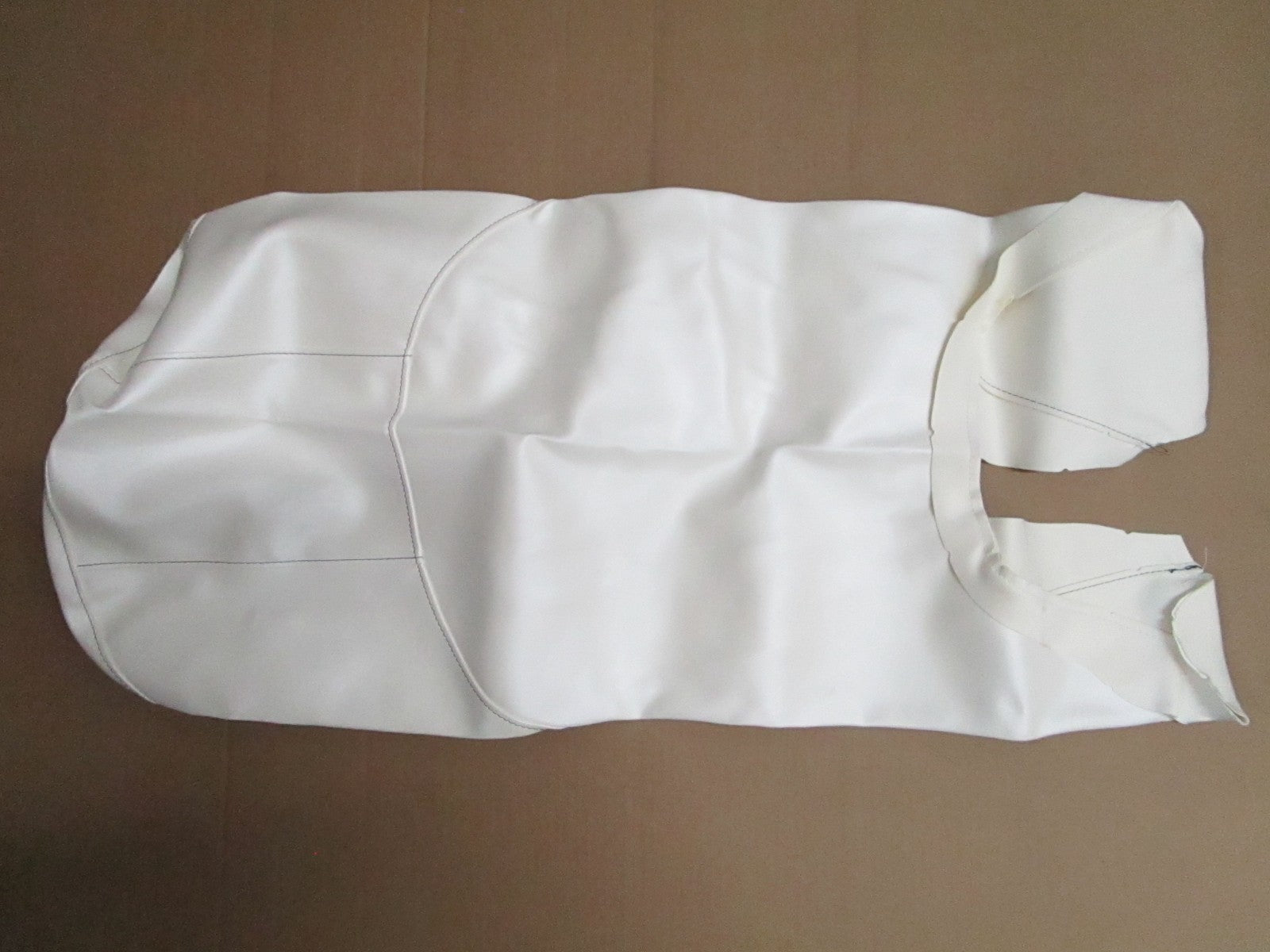 NEW OEM F2X-U371B-50-00 Yamaha Seat Cover 0820