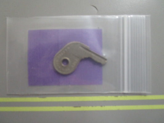 *NEW OEM* 0810 OMC Johnson Evinrude Ignition Key 73-33 501797 0501797