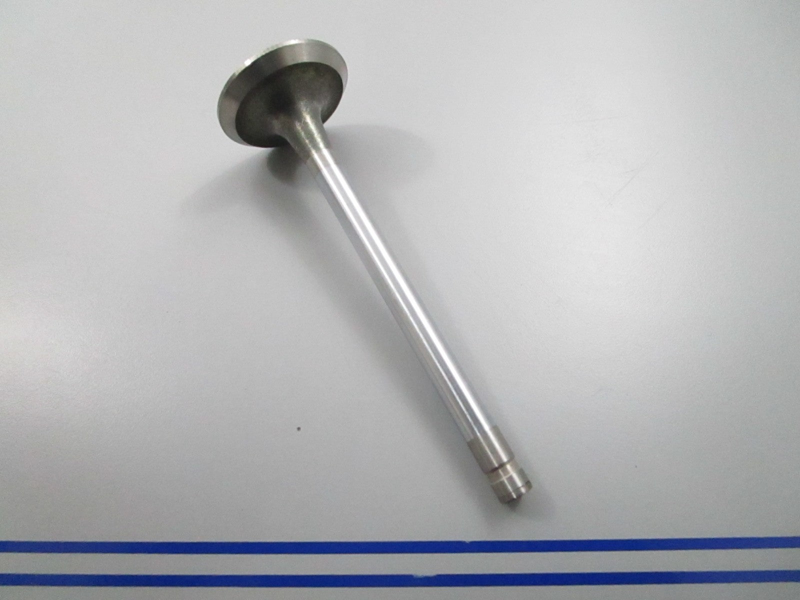 *NEW OEM* 0810 Volvo Penta Exhaust Valve 3853487