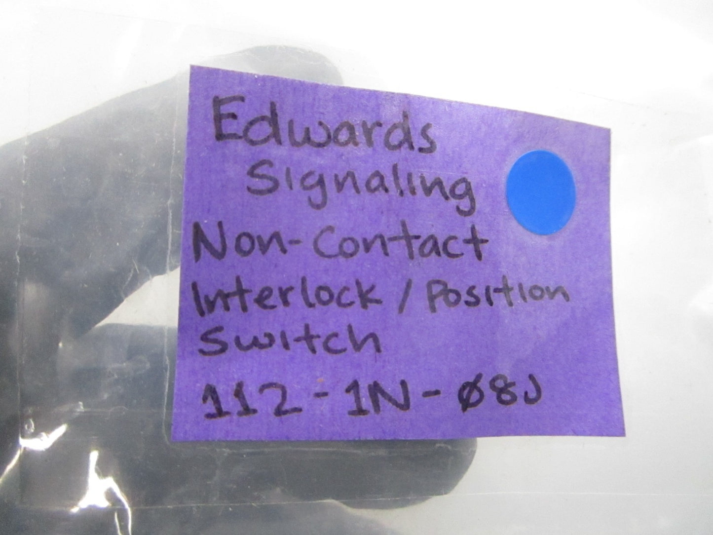 NEW OEM 112-1N-08J Edwards Signaling Non-Contact Interlock/Position Switch 0810
