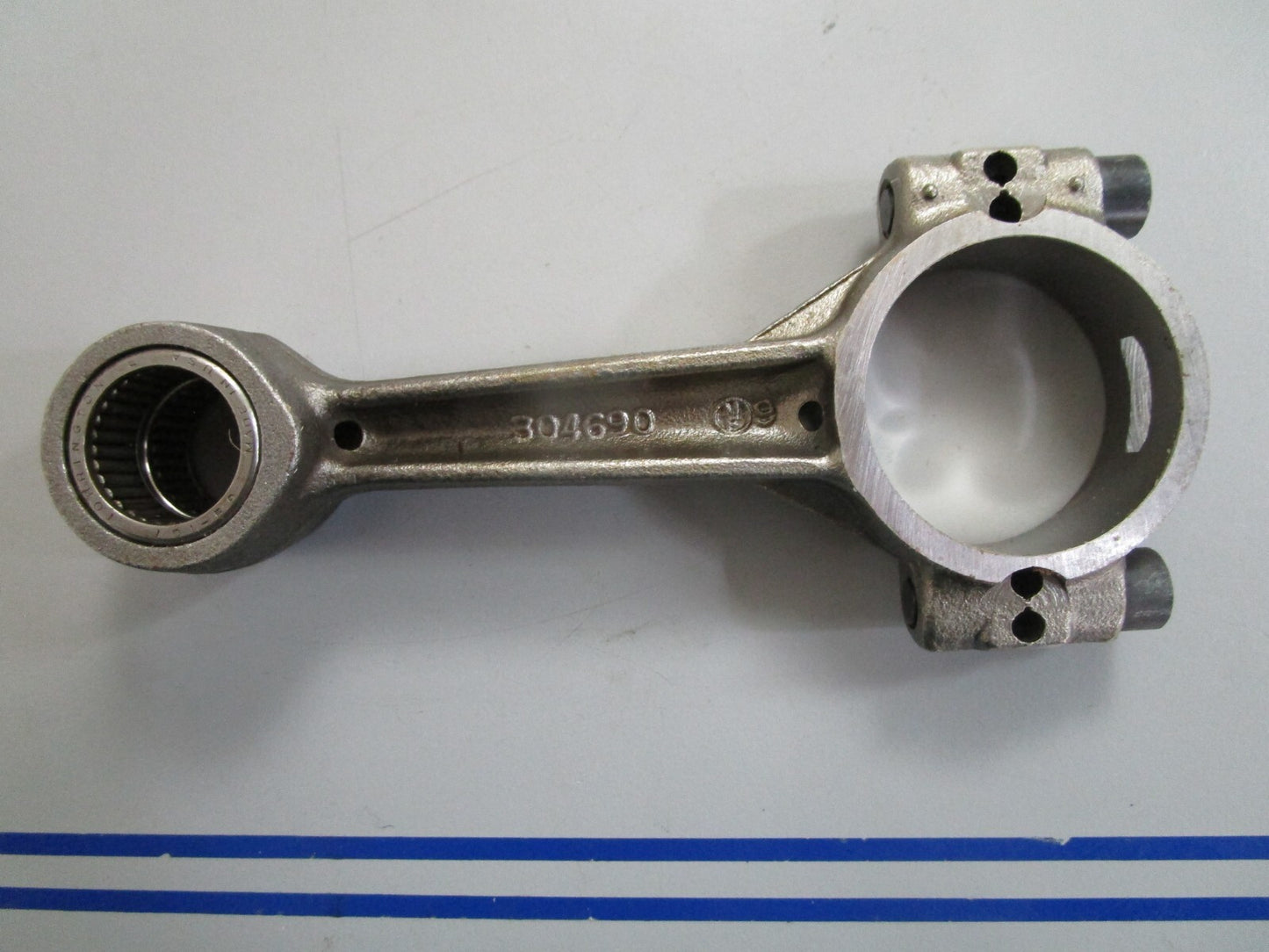 *NEW OEM* 0820 OMC Johnson Evinrude Connecting Rod 376981 0376981 304690