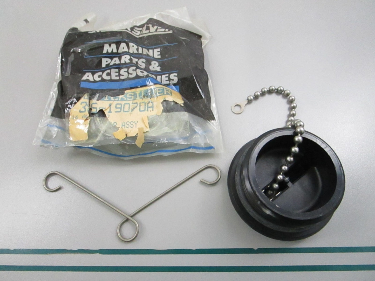 NEW OEM 36-19070A1 Mercury Quicksilver Cap Assembly 0810