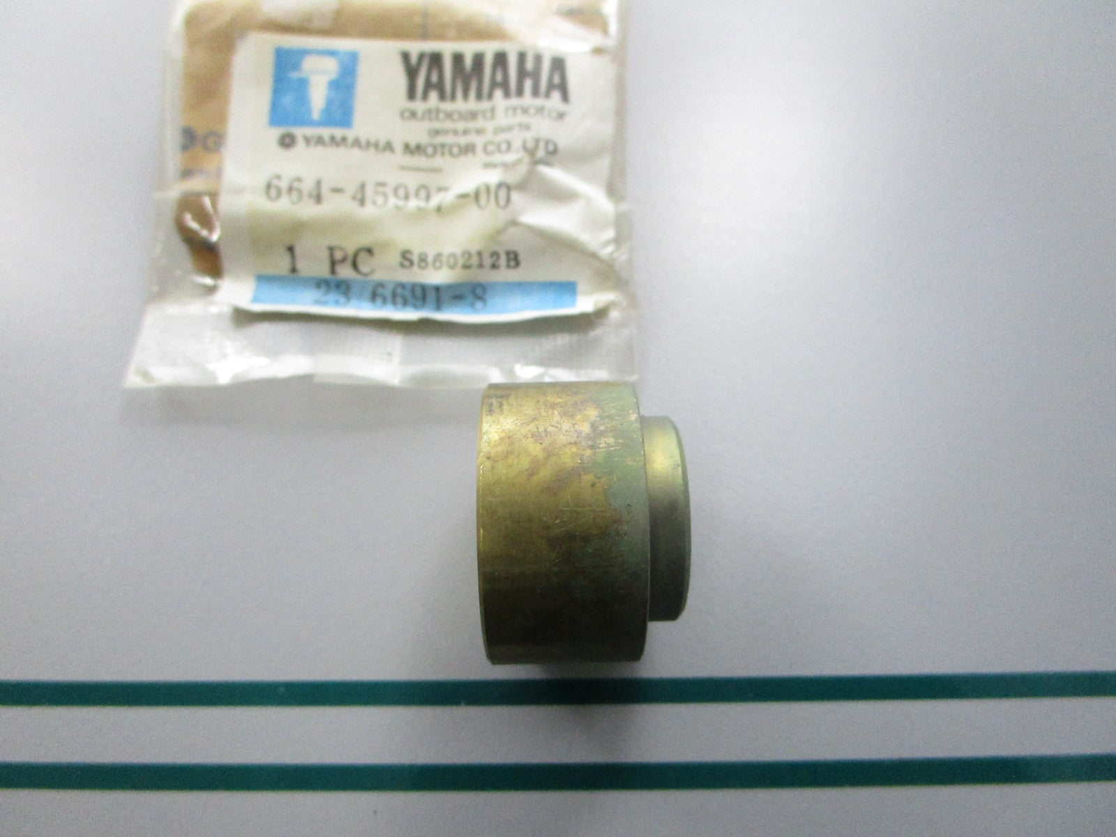 NEW OEM 664-45997-00-00 23-51651M Yamaha Mariner Prop Nut Spacer 0810