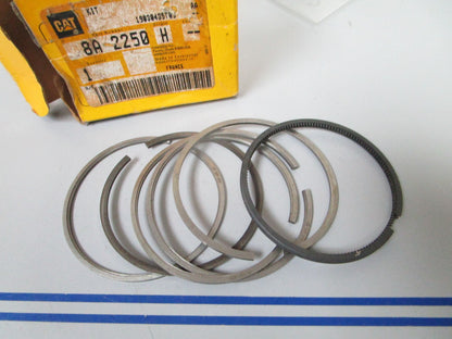 *NEW OEM* 0720 CAT Caterpillar Piston Ring Kit 8A-2250  8A-2250-H