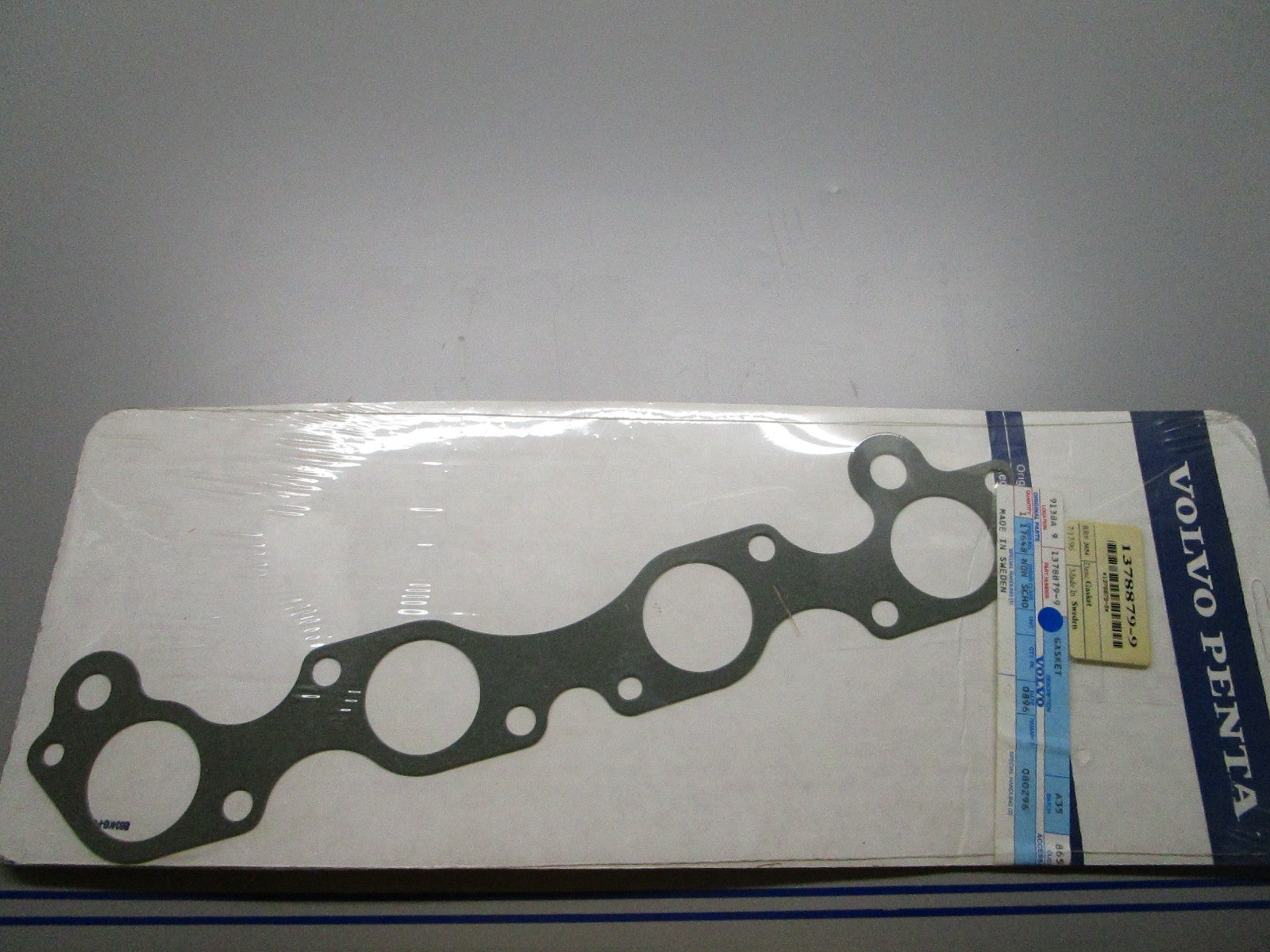 *NEW OEM* 0810 Volvo Penta Gasket 1378879-9