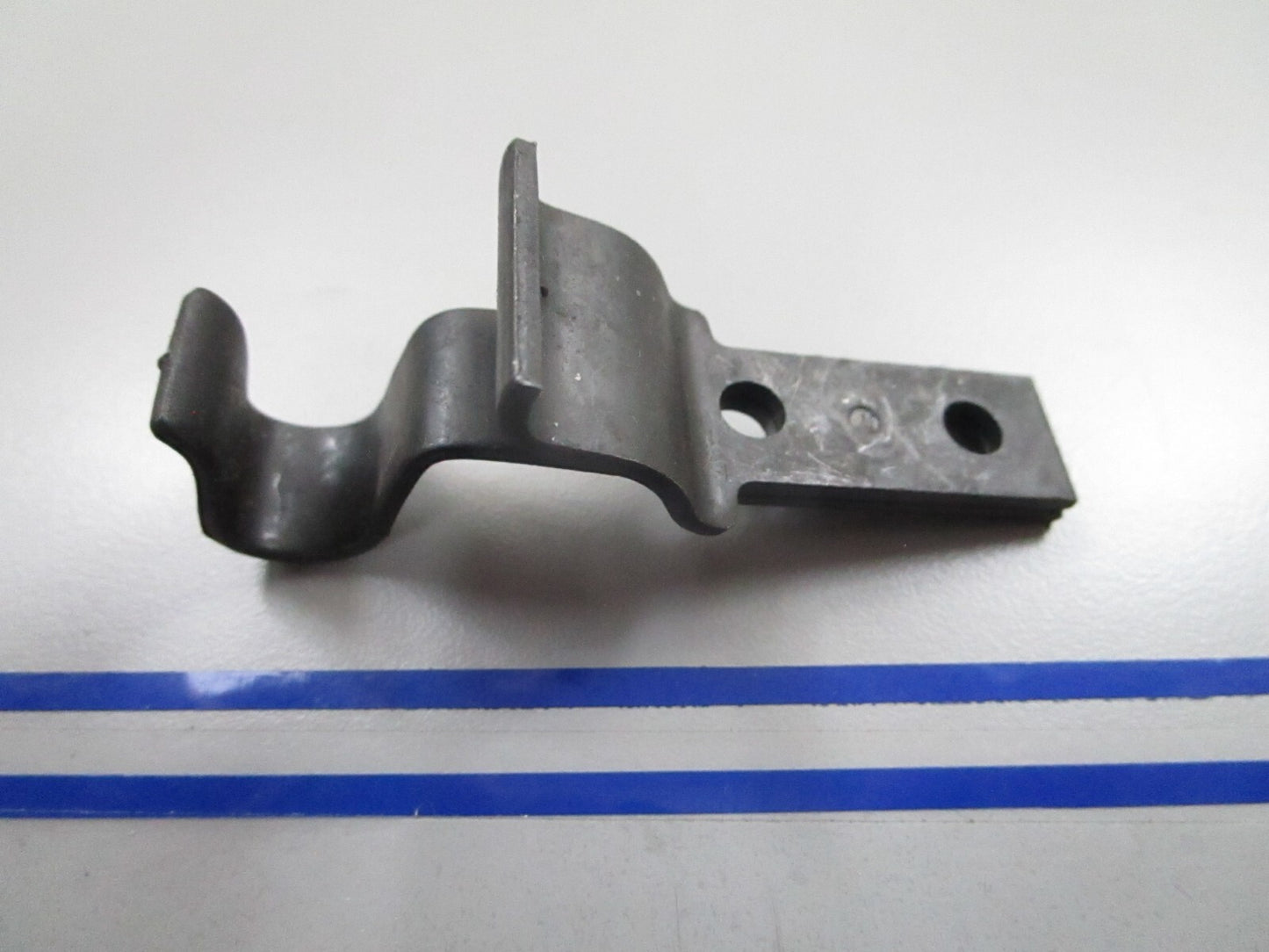 *NEW OEM* 0810 OMC Johnson Evinrude Hook Assembly 436301 0436301