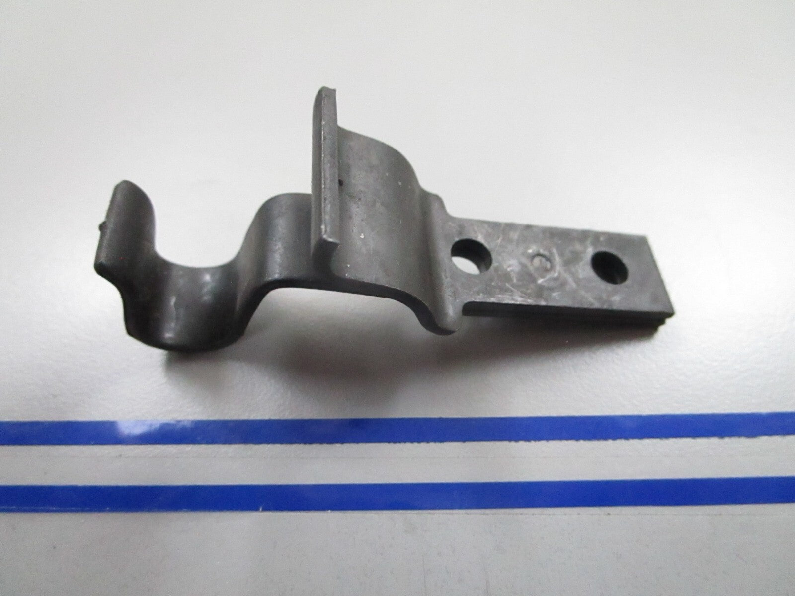 *NEW OEM* 0810 OMC Johnson Evinrude Hook Assembly 436301 0436301