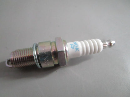 NEW OEM (LOT OF 6) BPR5ES NGK Spark Plug 0820