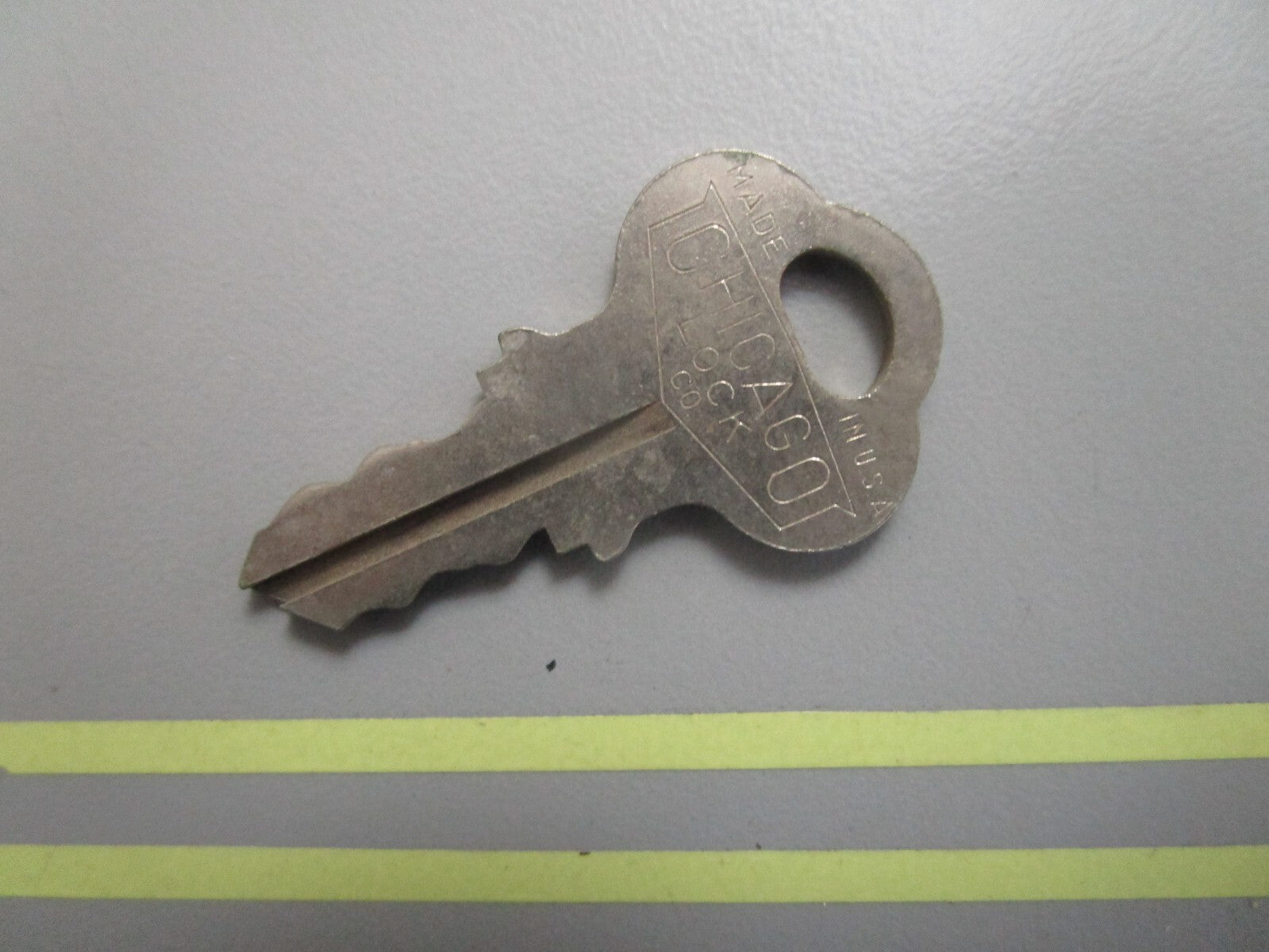 *NEW OEM* 0810 OMC Johnson Evinrude Ignition Key KF86 501601 0501601