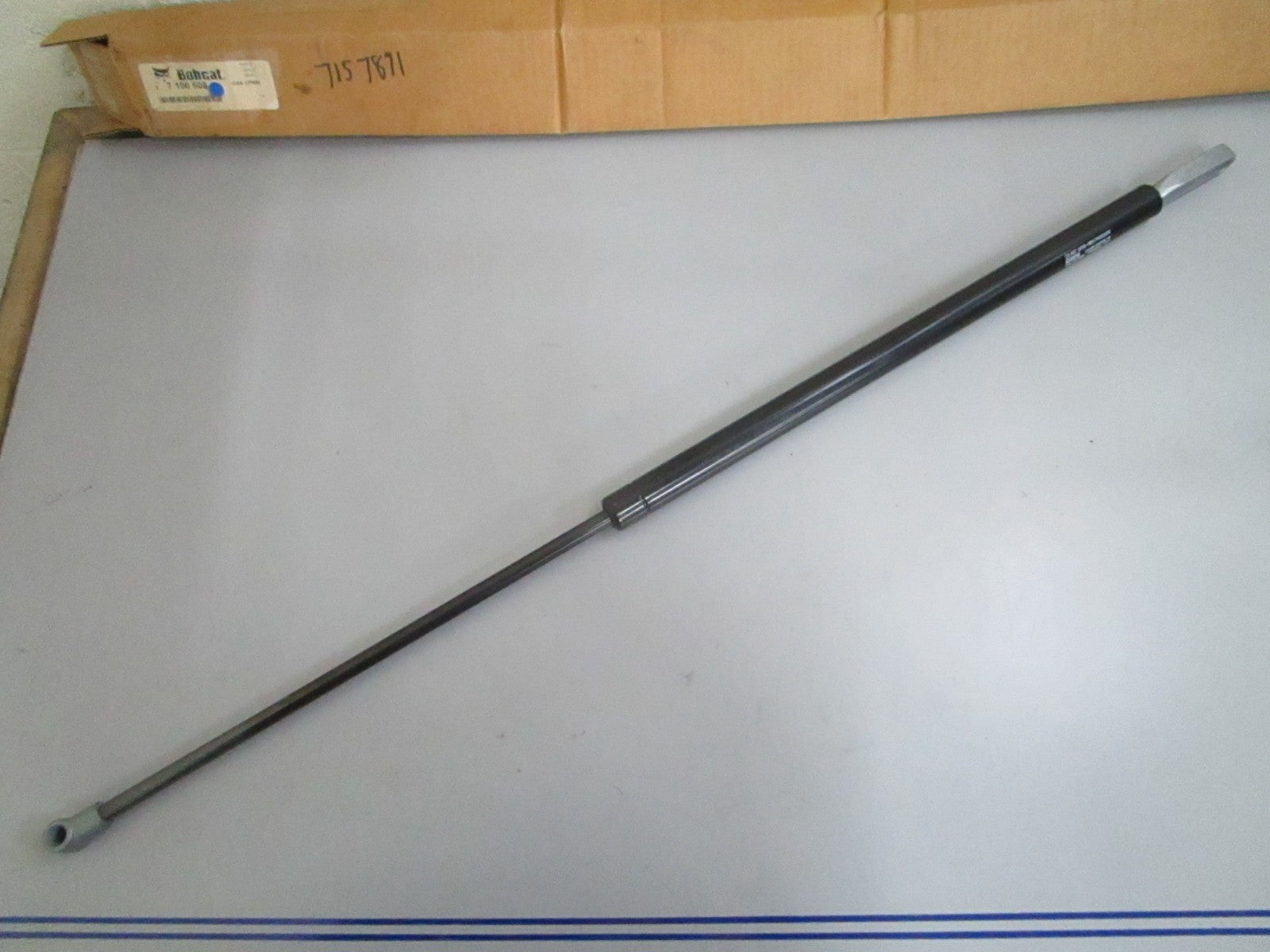 *NEW OEM* 0820 Bobcat Gas Spring 7100508