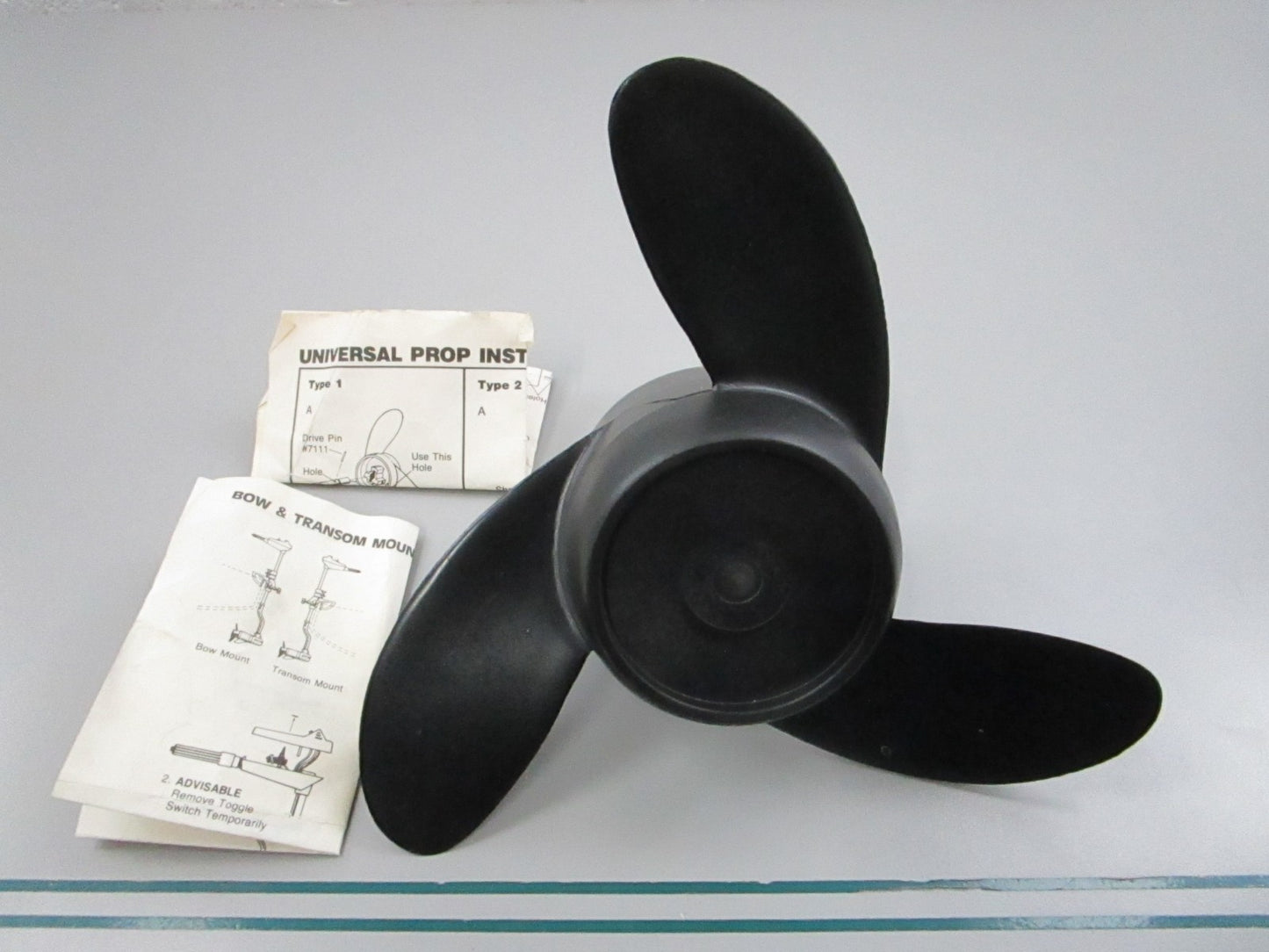 NEW OEM 195050 Eska 3-Blade Propeller 0810