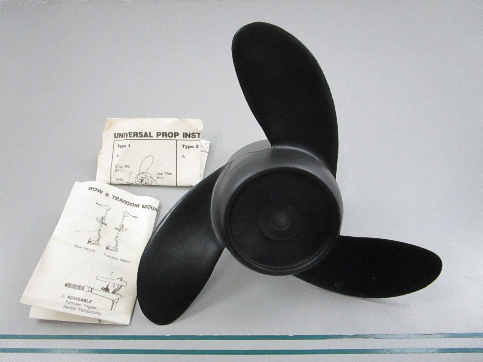NEW OEM 195050 Eska 3-Blade Propeller 0810