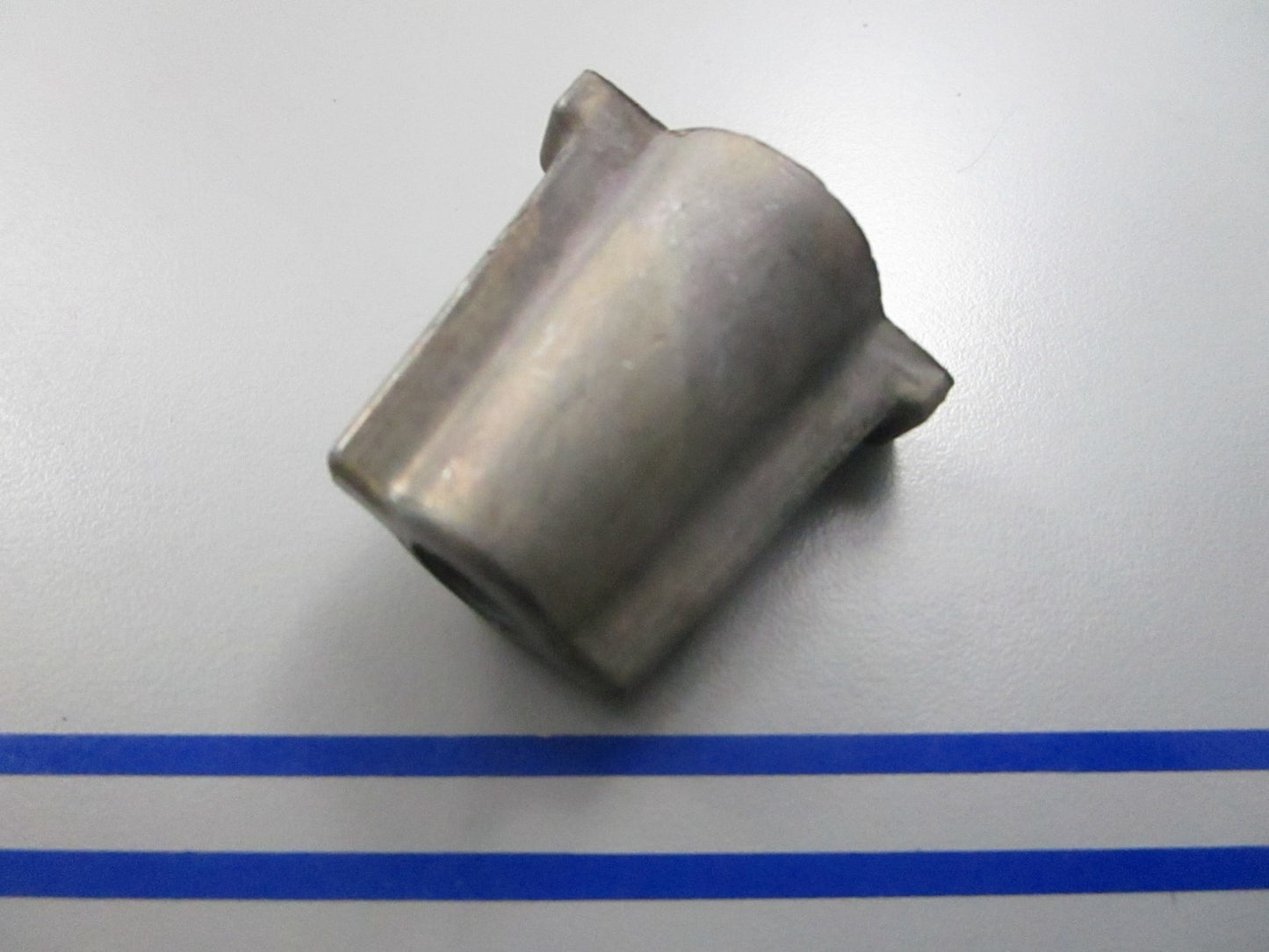 *NEW OEM* 0810 OMC Johnson Evinrude Upper Mount Retainer 340418 0340418