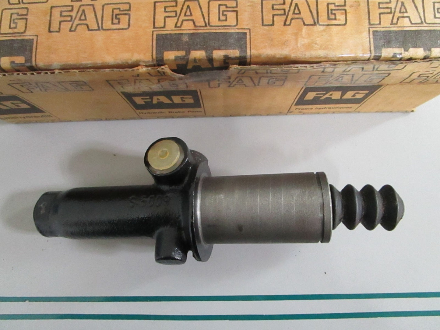 NEW OEM 0002955206 Mercedes-Benz FAG Master Cylinder 0820