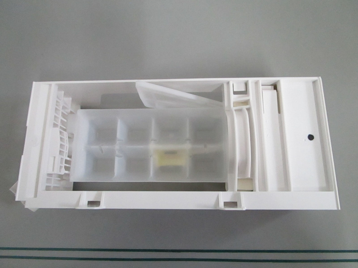 Whirlpool W11546935 NEW OEM Refrigerator Ice Maker Assy Maytag KitchenAid 0820