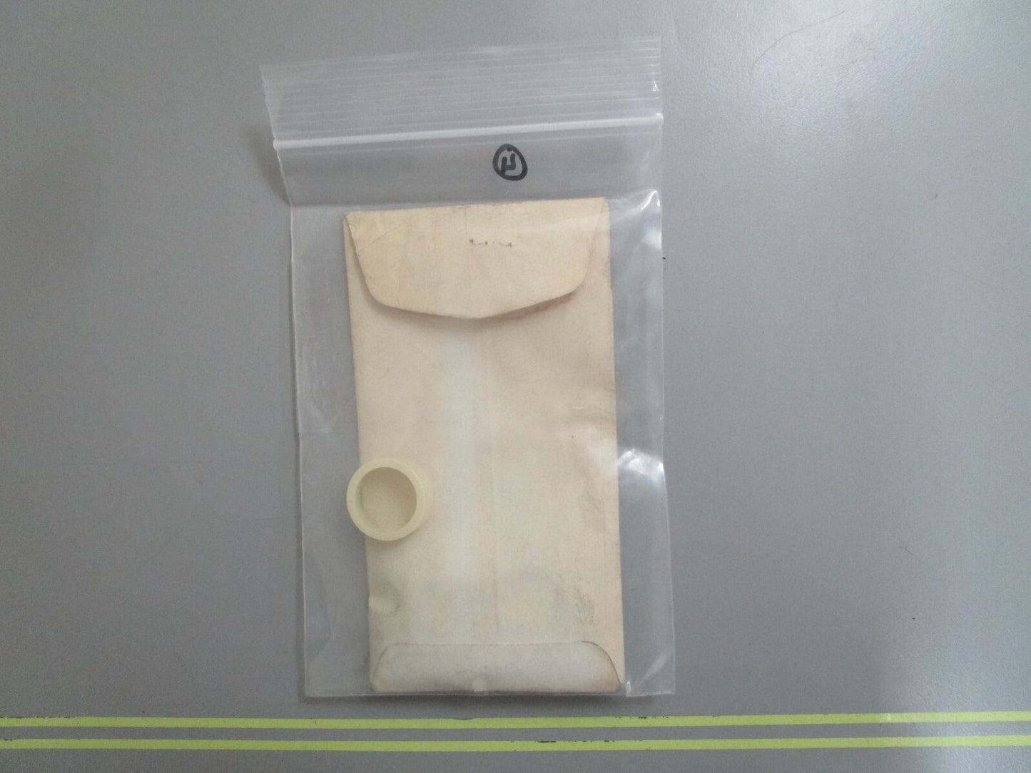 *NEW OEM* 0810 OMC Johnson Evinrude Bushing 309689 0309689