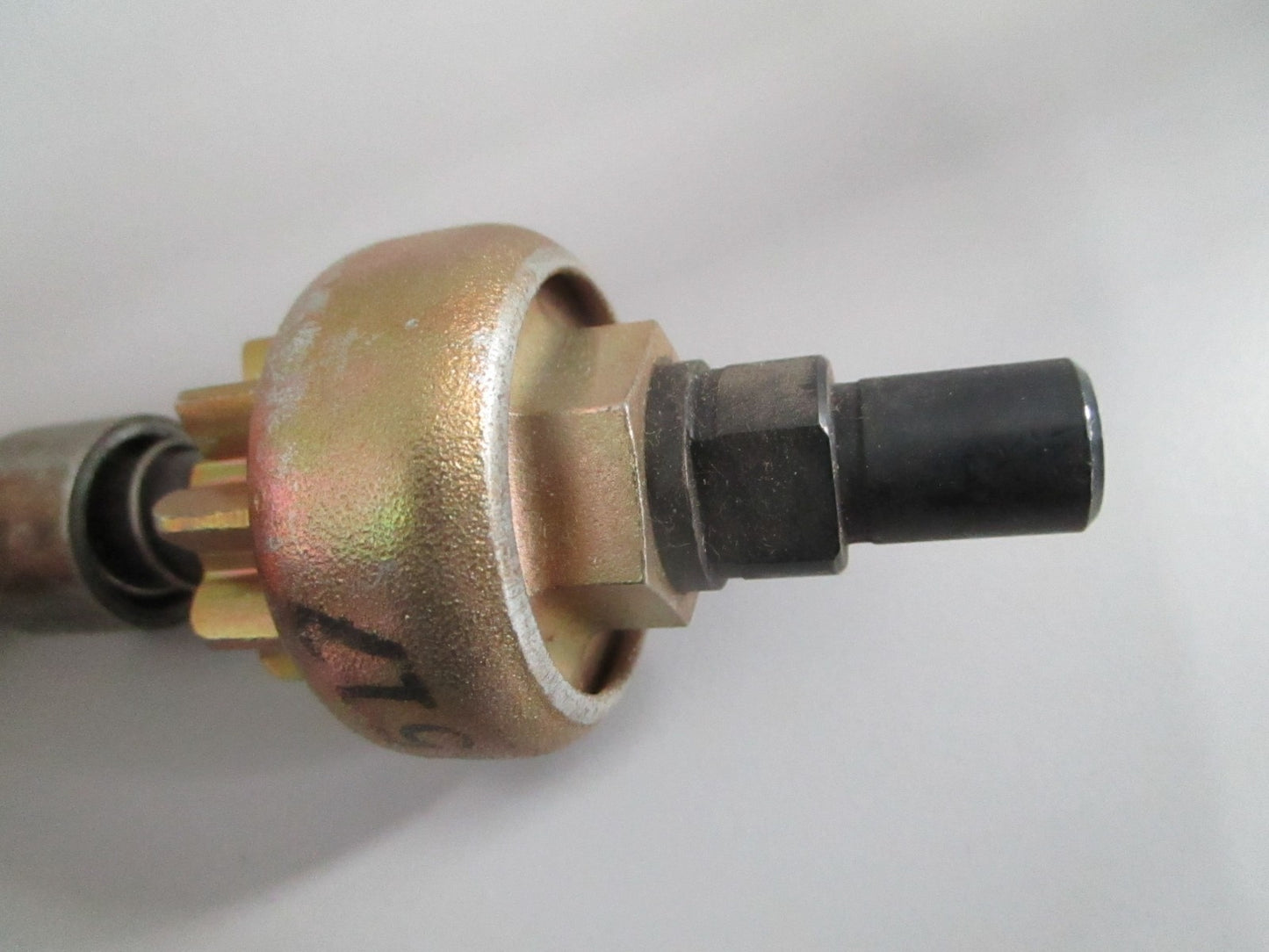 NEW OEM 434517 0434517 OMC Johnson Evinrude Pinion Shaft Ay 0820