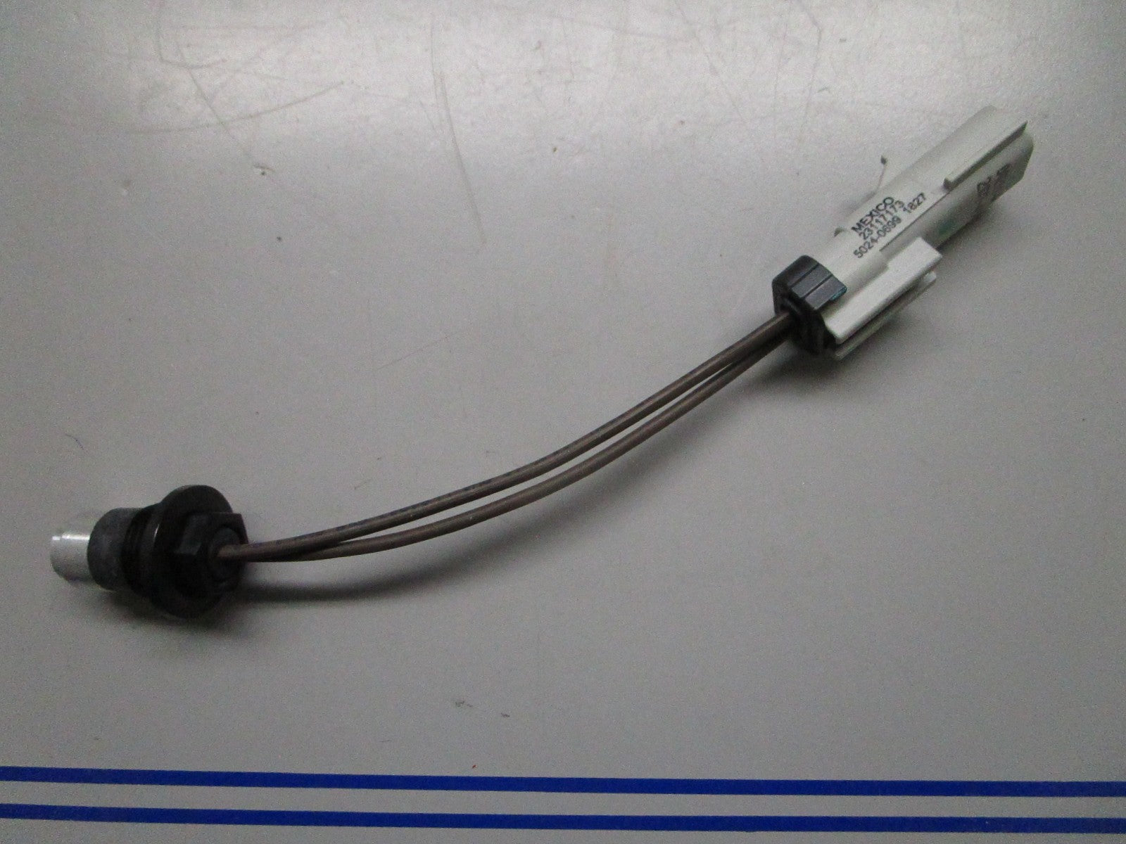 *NEW OEM* 0820 Volvo Penta Temperature Sensor 23117173