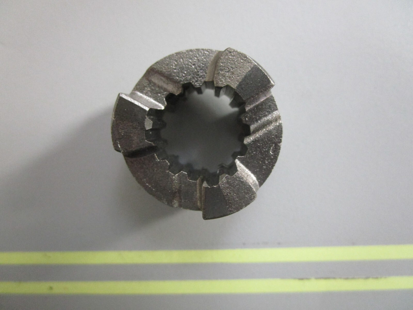 *NEW OEM* 0820 OMC Johnson Evinrude Clutch Dog Shifter 5030280