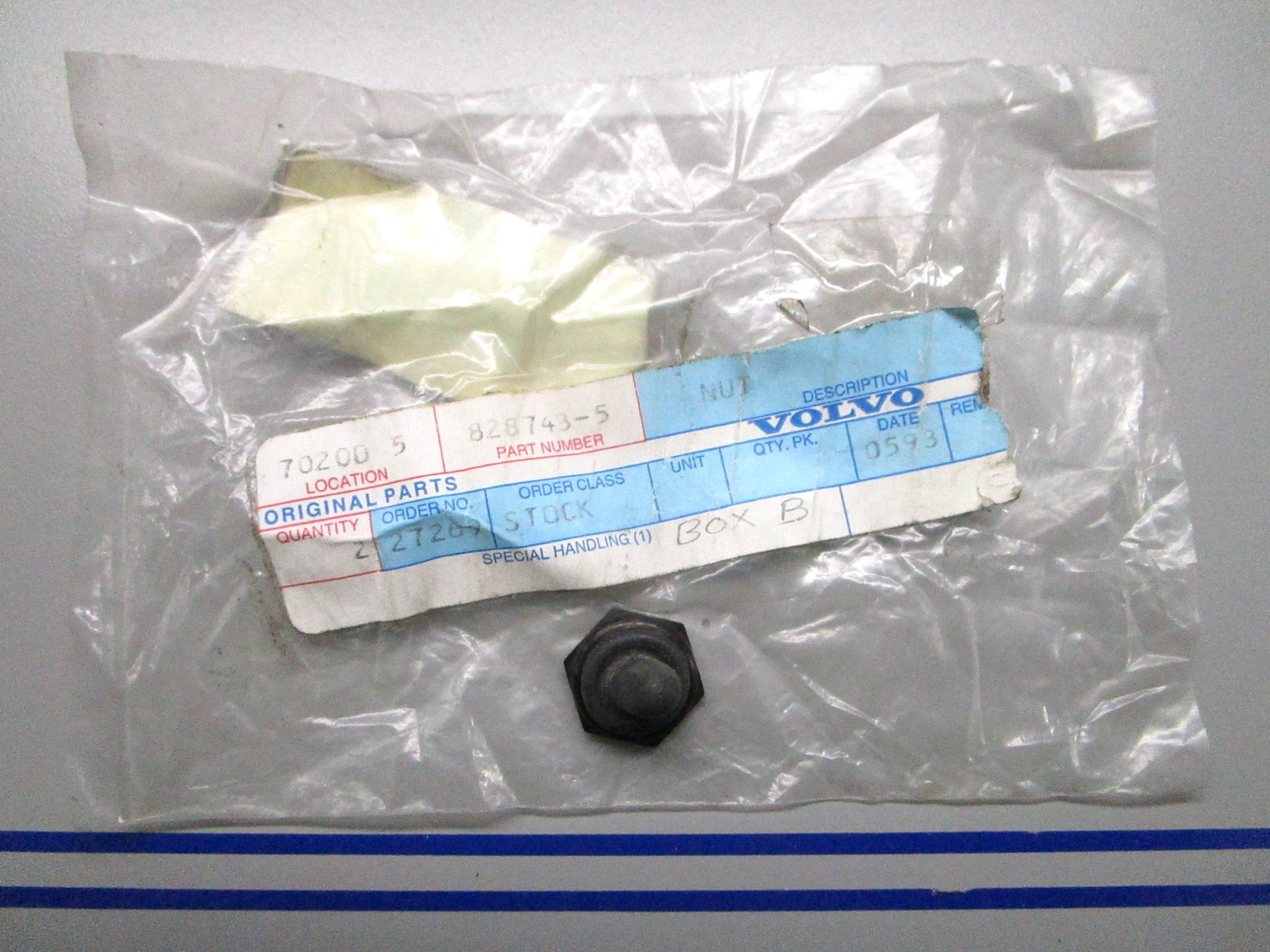 *NEW OEM* 0810 Volvo Penta Nut 828743