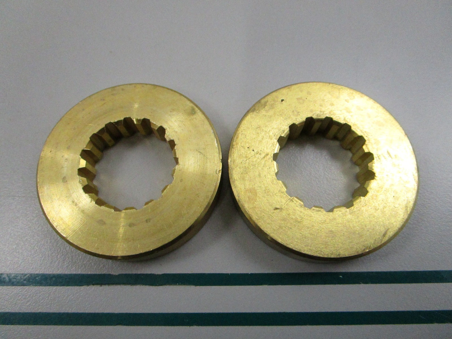 NEW OEM (LOT OF 2) 320570 0320570 OMC Johnson Evinrude Propeller Spacer 0810