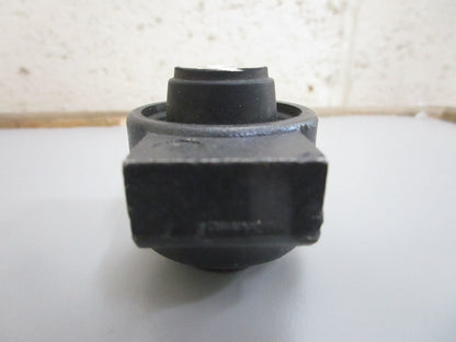 *NEW OEM* 0820 OMC Johnson Evinrude Rubber Mount 313566 0313566