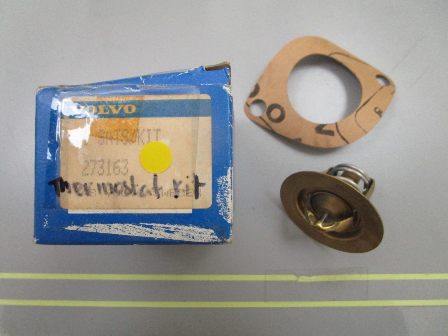 *NEW OEM* 0810 Volvo Penta Thermostat Kit 273163