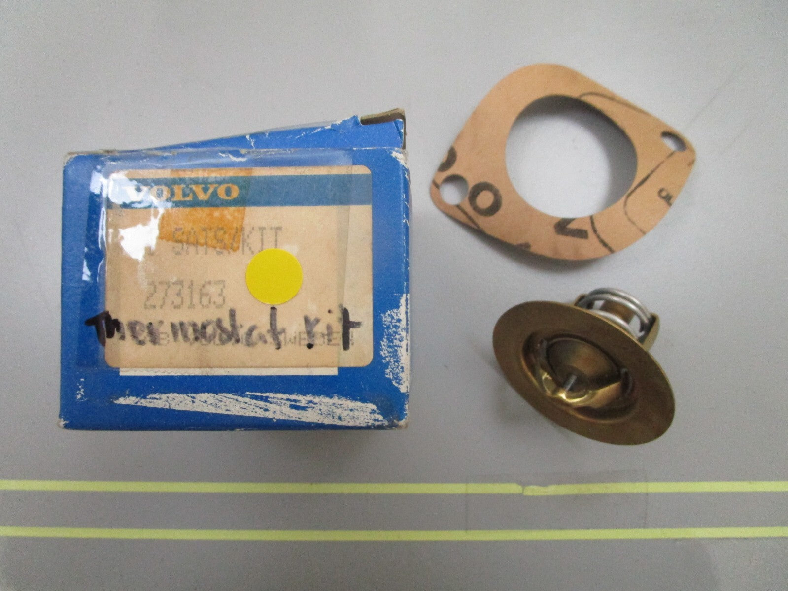 *NEW OEM* 0810 Volvo Penta Thermostat Kit 273163