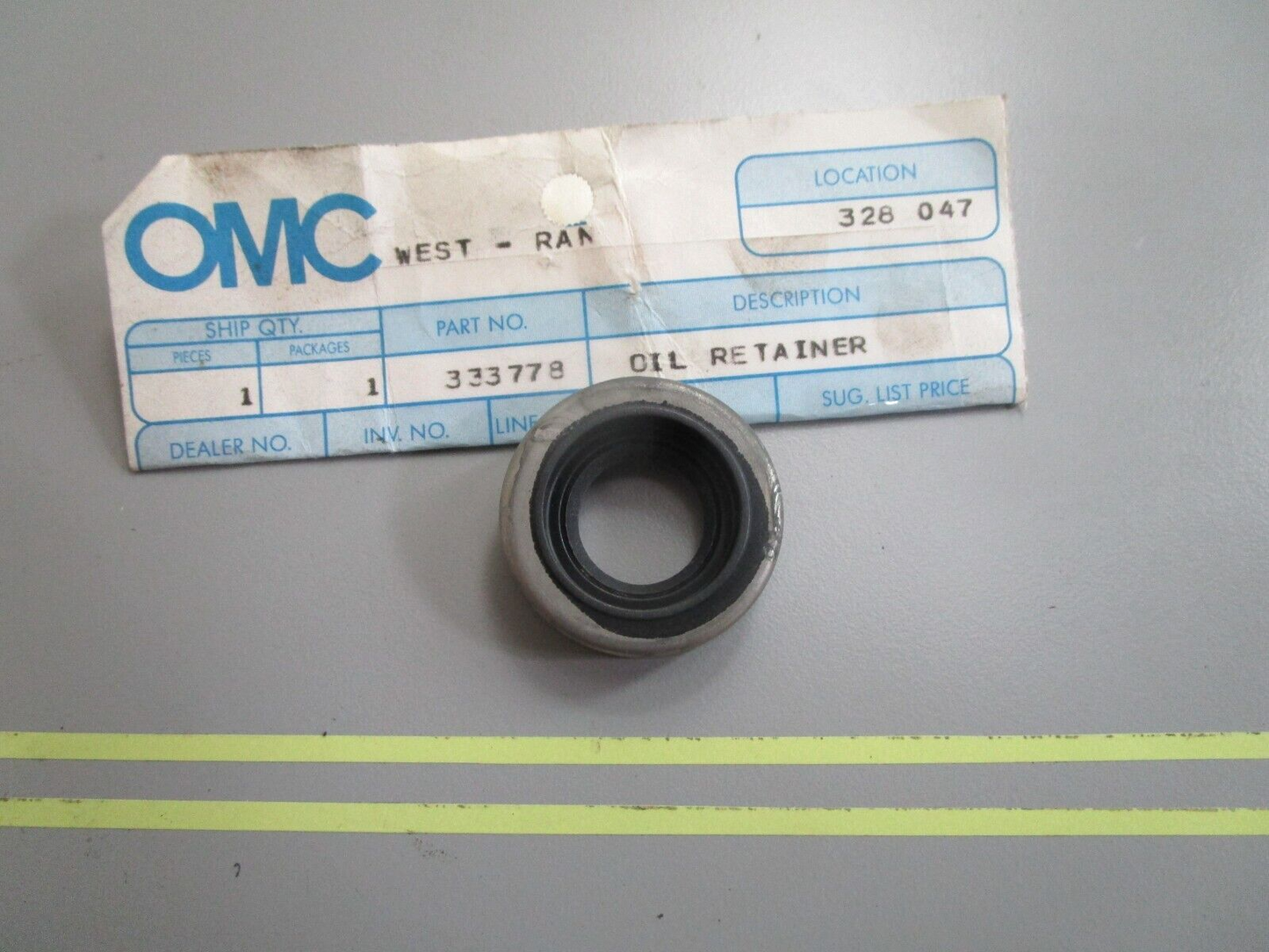 *NEW OEM* 0810 OMC Johnson Evinrude Oil Retainer 333778 0333778