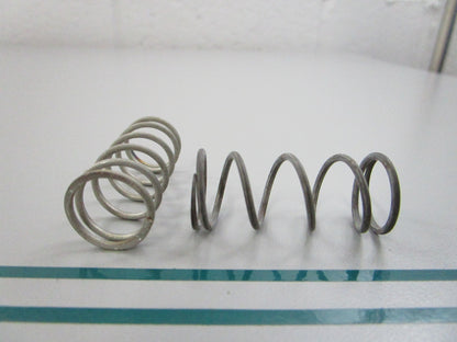 NEW OEM (LOT OF 2) 303357 0303357 OMC Johnson Evinrude Lower Bearing Spring 0810