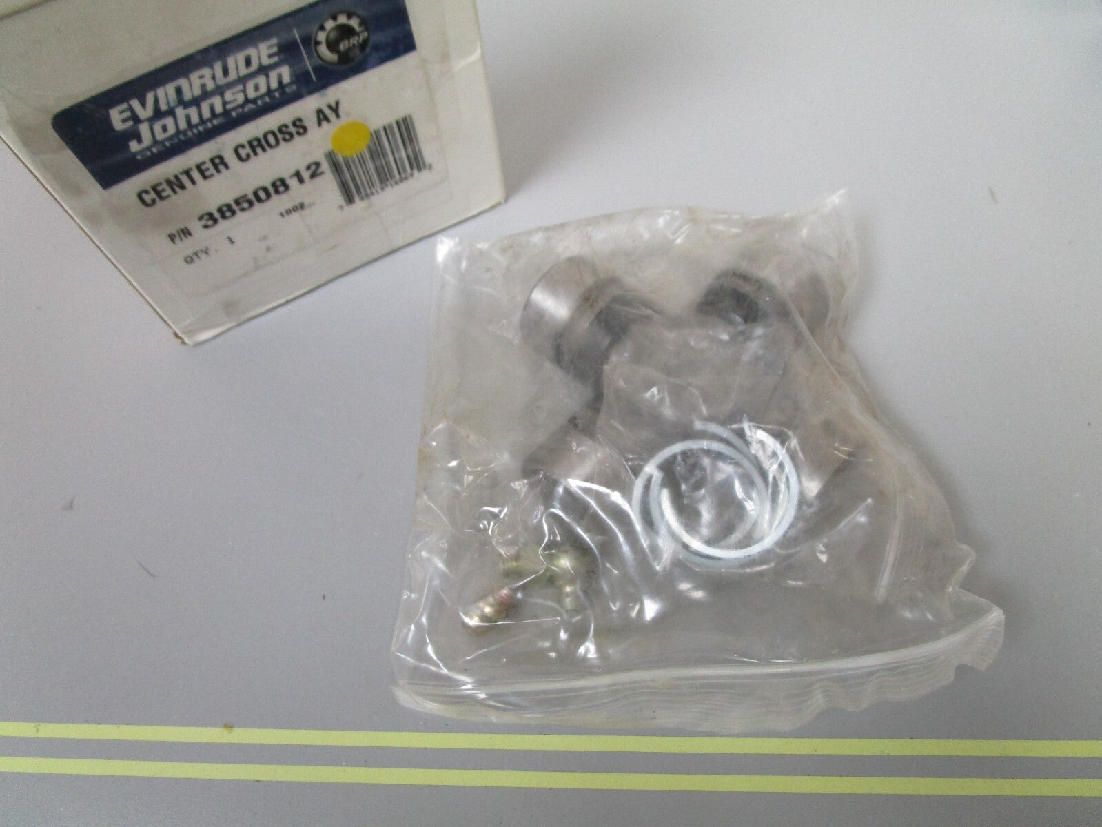 *NEW OEM* 0720 OMC Johnson Evinrude Center Cross Assembly 3850812