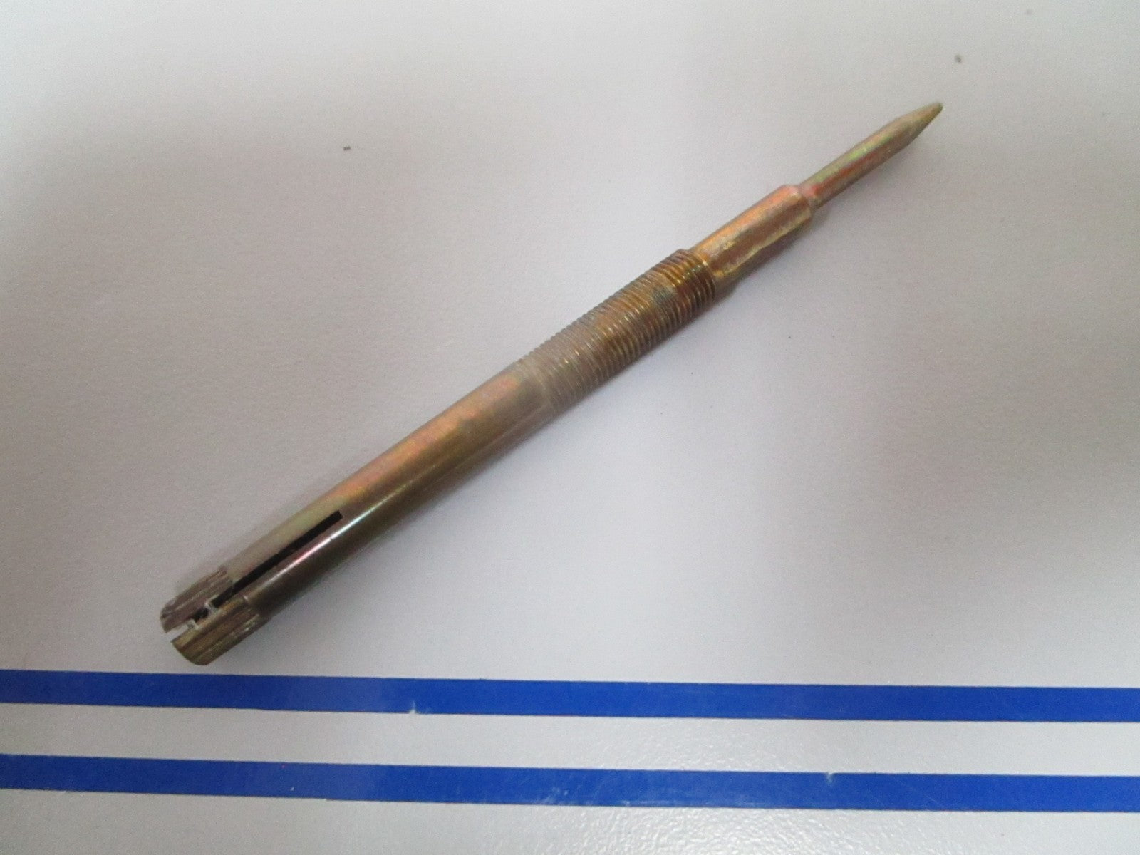 NEW OEM 204426 0204426 OMC Johnson Evinrude Needle Valve 0810