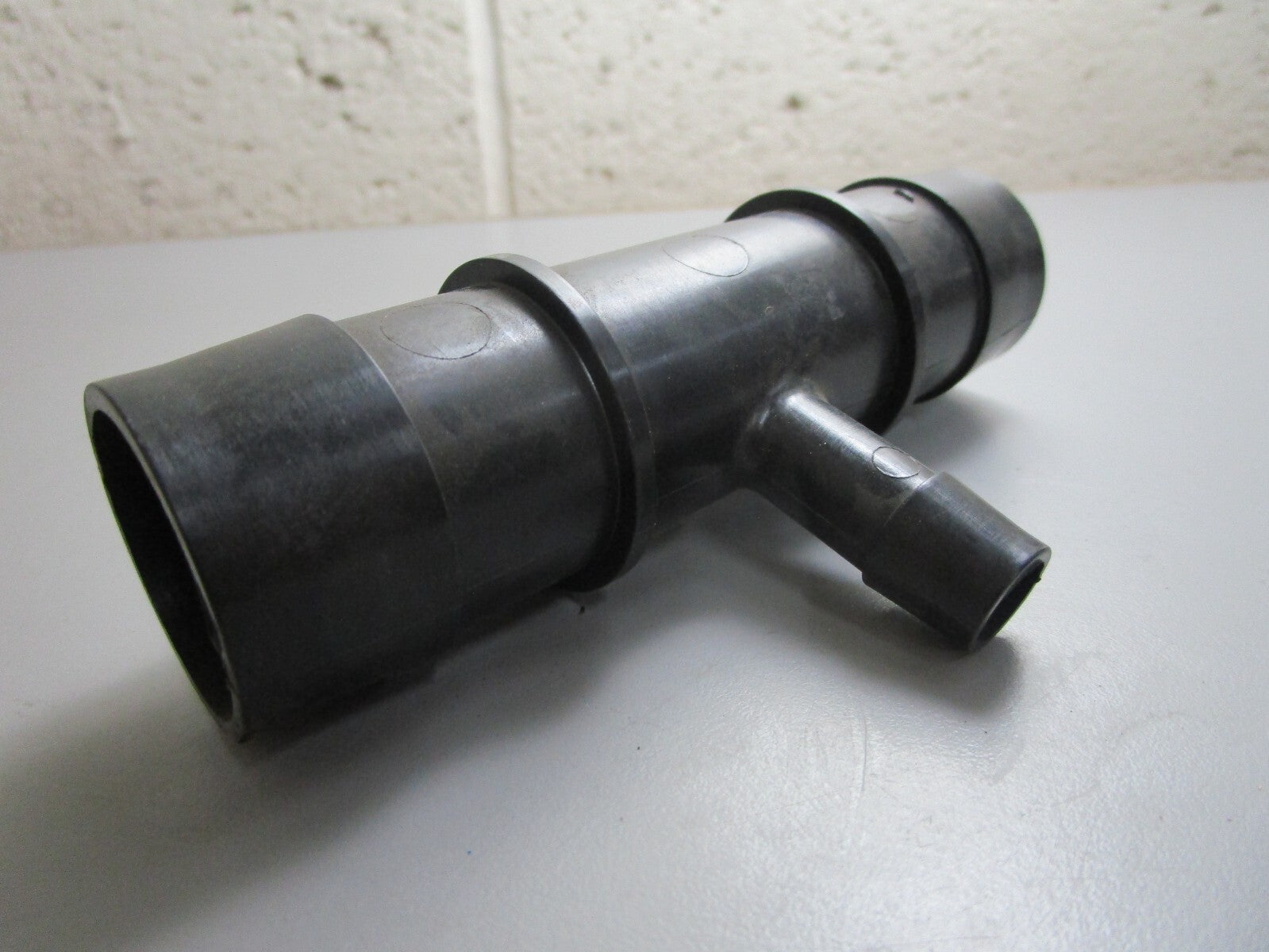 *NEW OEM* 0820 Volvo Penta Connector 21859706