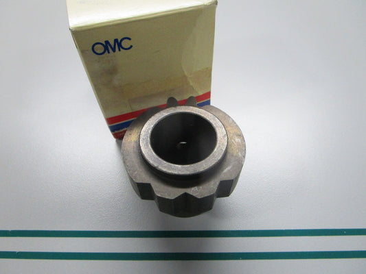 NEW OEM 124644 0124644 OMC Johnson Evinrude Drive Gear 0810