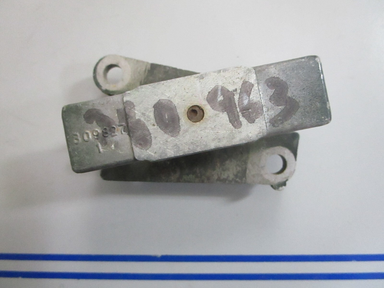 *NEW OEM* 0820 OMC Johnson Evinrude Mount 312122 0312122