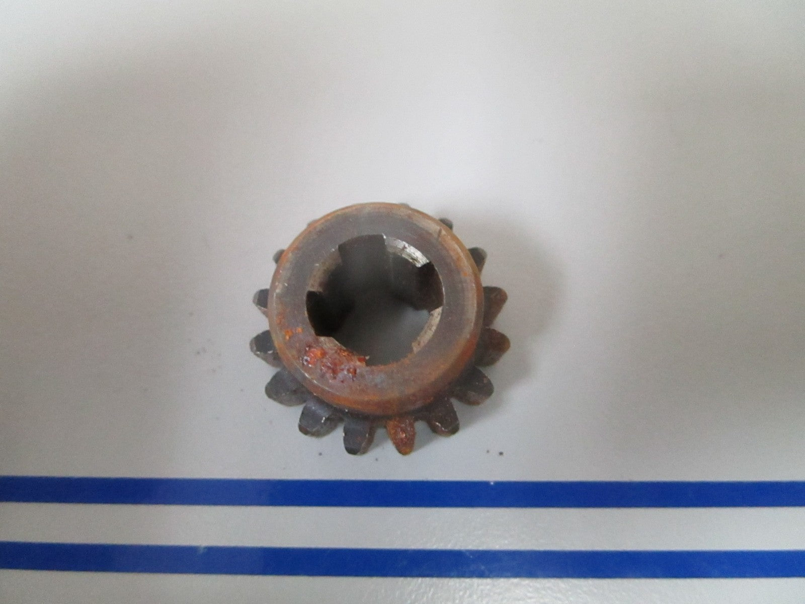 NEW OEM 313235 0313235 OMC Johnson Evinrude Gear 0810