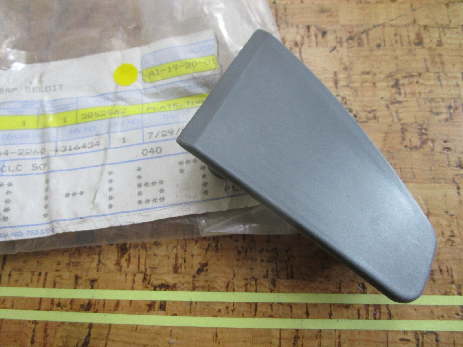 *NEW OEM* 0810 OMC Johnson Evinrude Thrust Plate 3852562