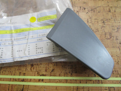 *NEW OEM* 0810 OMC Johnson Evinrude Thrust Plate 3852562