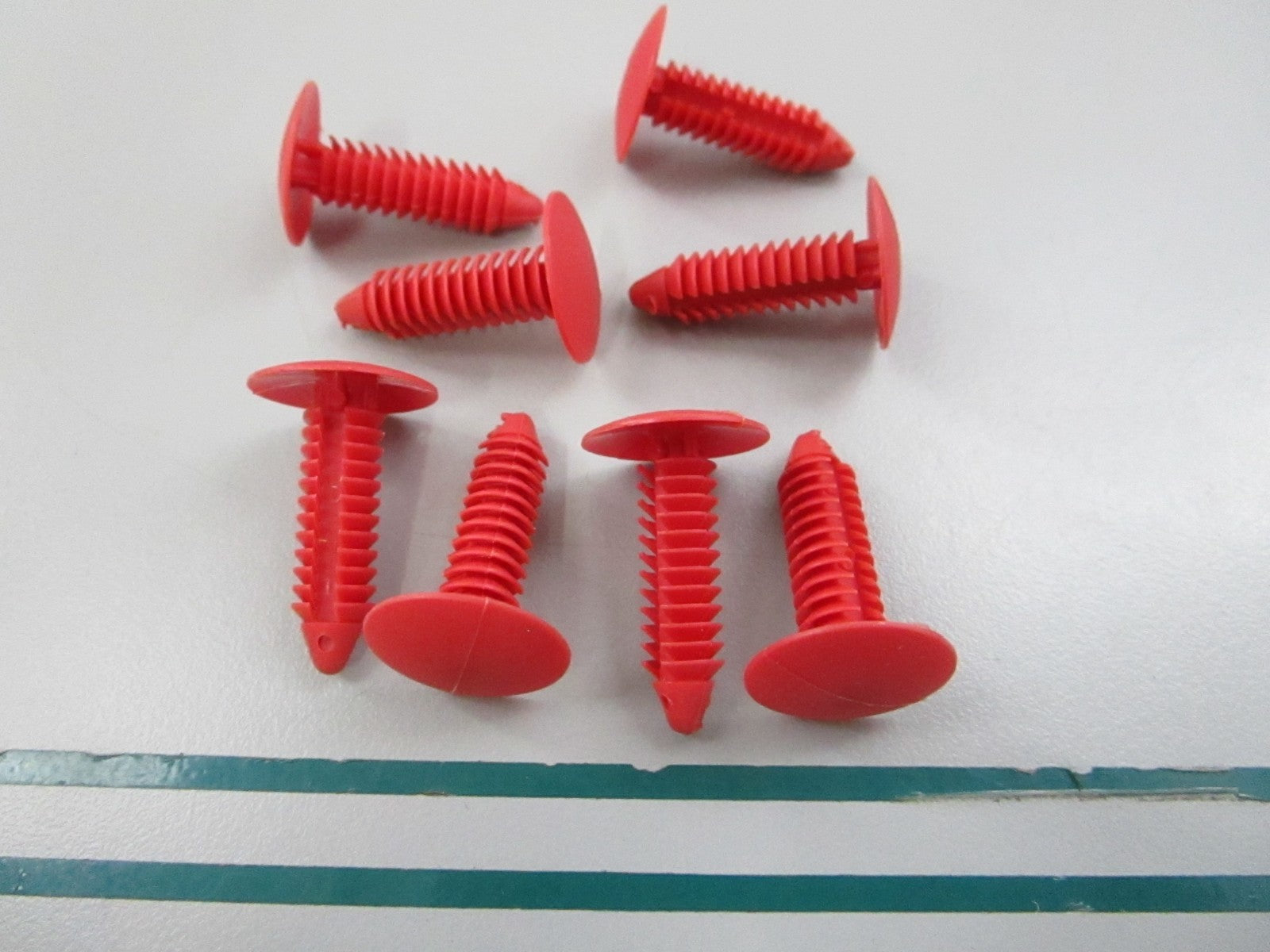 NEW OEM (LOT OF 8) 7670084-182 Polaris Plastic Dart Clip 0810