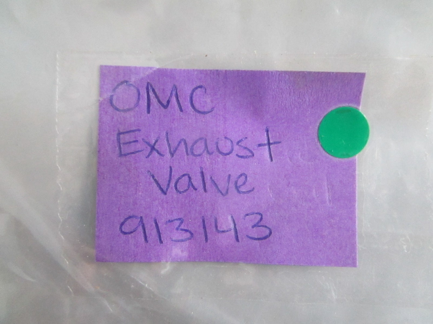 NEW OEM 913143 0913143 OMC Johnson Evinrude Exhaust Valve 0820